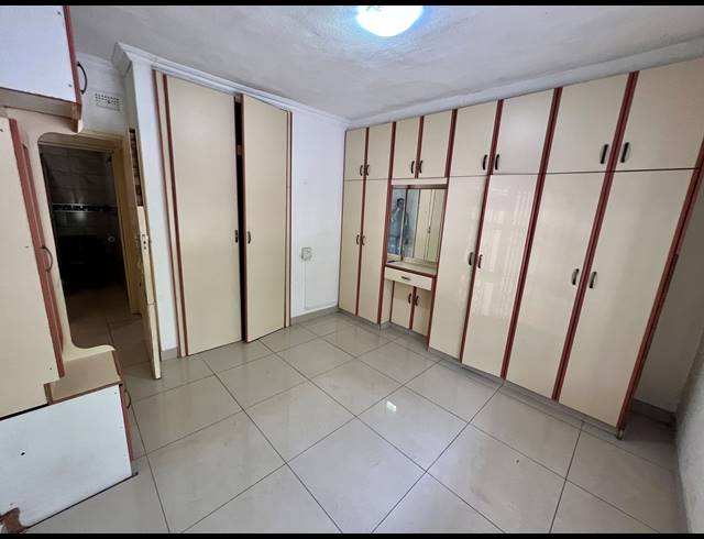 2 BEDROOM APARTMENT FOR SALE IN WATERVAL PARK